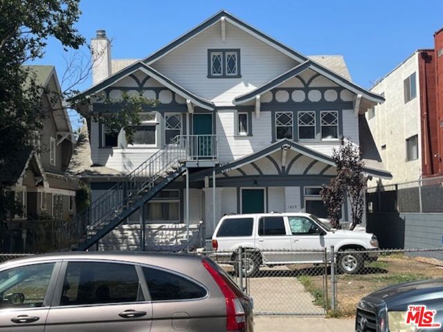 Property photo of 1829 S Gramercy PL