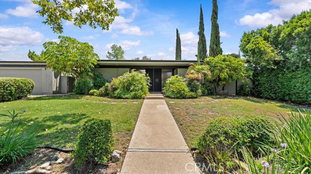 Photo of 2216 N Indian Hill Bl