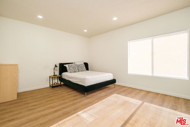 Property photo of 19029 Nordhoff ST