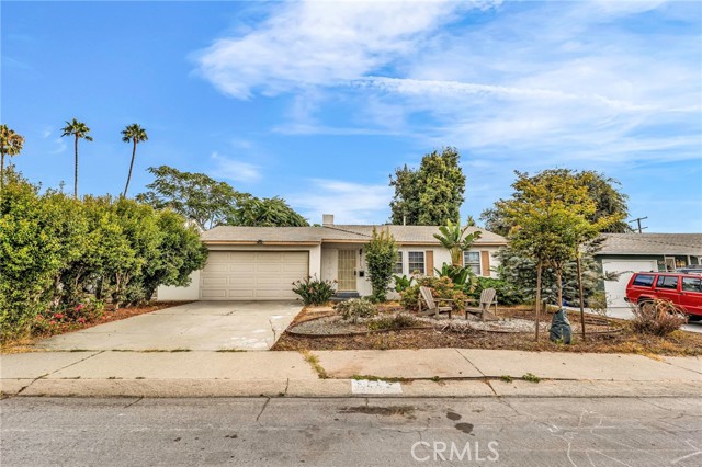 Property photo of 8812 De Haviland Avenue
