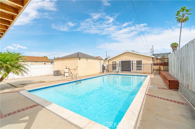 Property photo of 11139 Manhattan