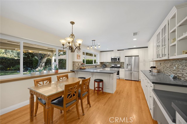 Property photo of 1627 Oak Tree Lane