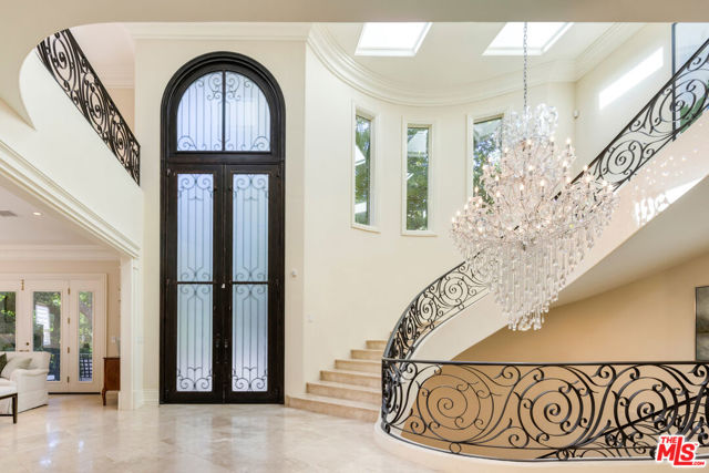 Photo of 1350 Benedict Canyon Dr