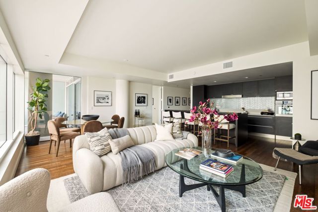 Property photo of 6250 Hollywood BL