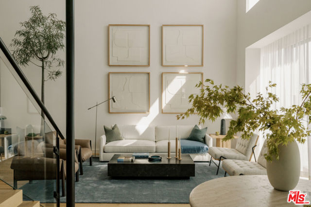 Property photo of 702 N Doheny DR