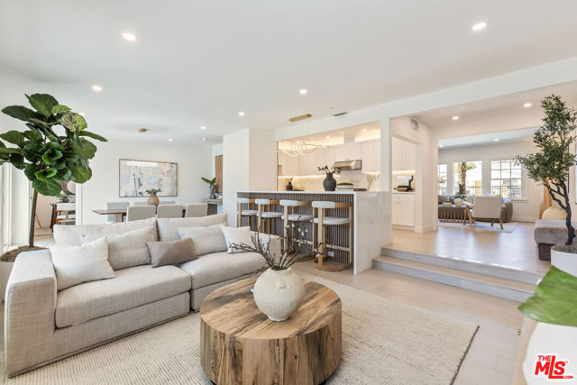 Property photo of 11344 Delano ST