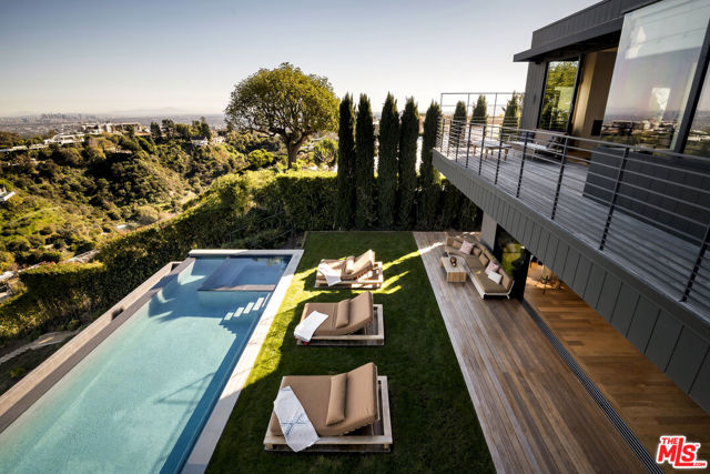 Property photo of 1030 Somera RD