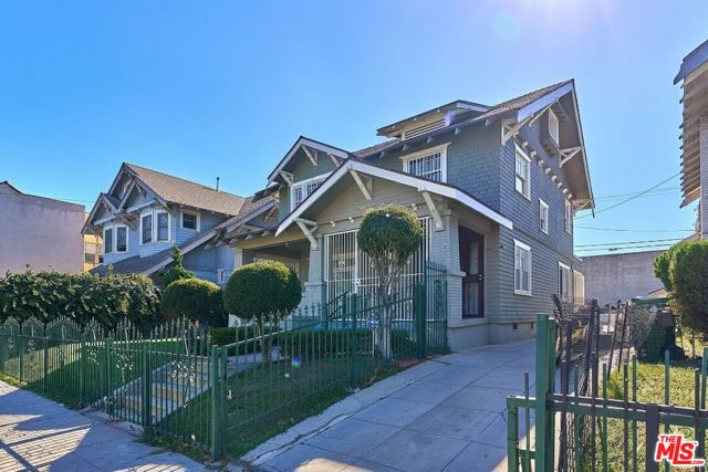 Property photo of 2266 Cambridge ST