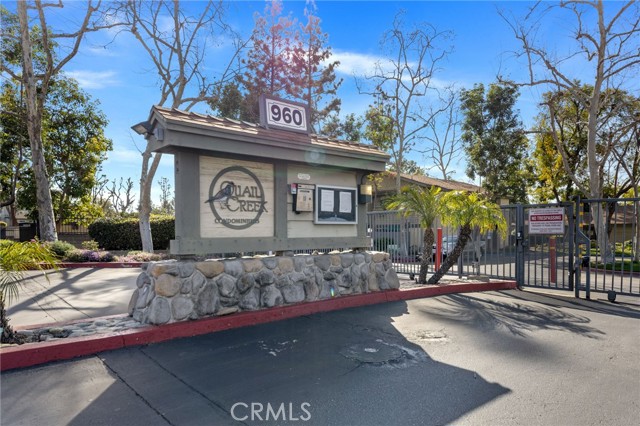 Property photo of 960 E Bonita AV