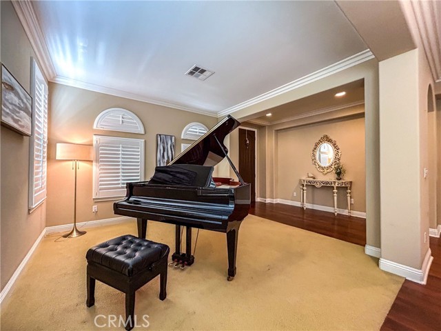 Property photo of 1311 W Dahlia ST