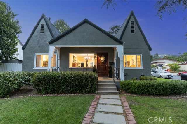 Property photo of 2309 E Glenoaks BL