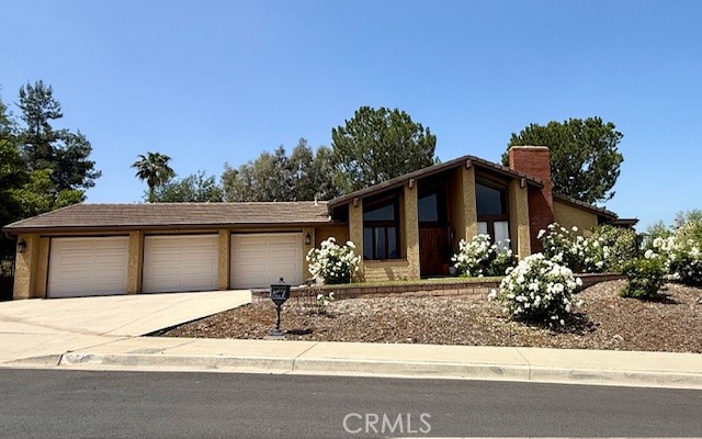 Property photo of 712 Buckingham DR