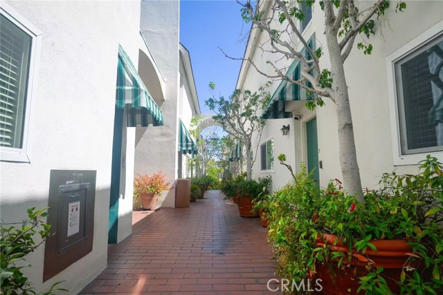 Property photo of 1745 Selby AV