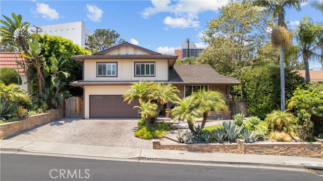 Property photo of 921 N Hillside DR
