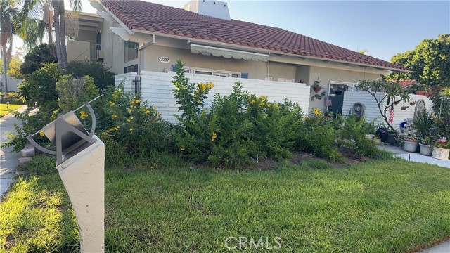 Property photo of 2037 Via Mariposa East