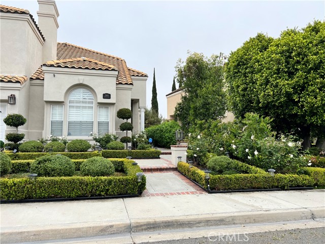 Property photo of 25651 Rolling Hills