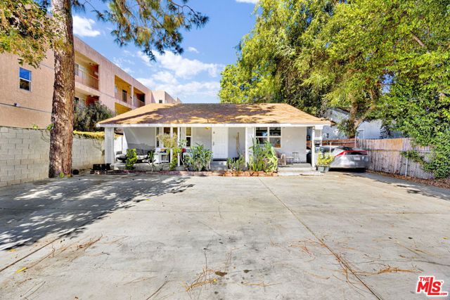 Property photo of 14541 Hart ST