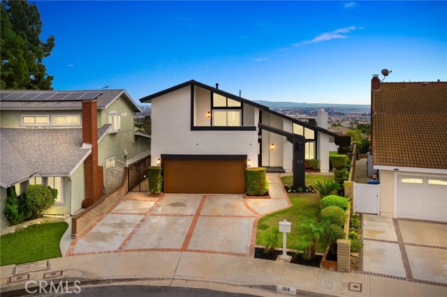 Property photo of 304 John WY