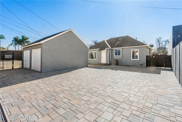 Property photo of 801 W 17th Street