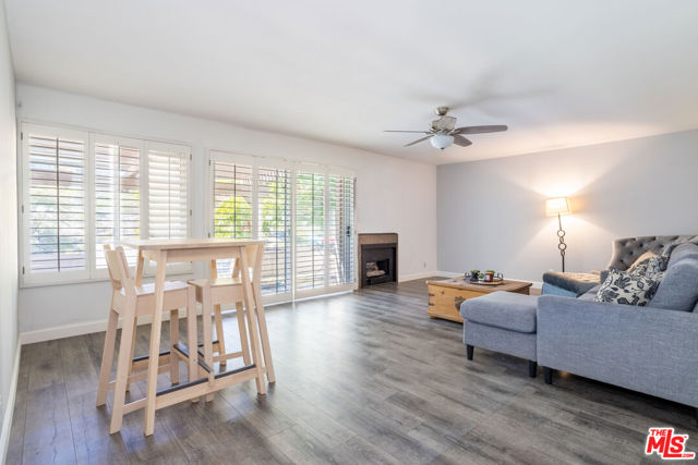 Property photo of 26127 Rainbow Glen DR