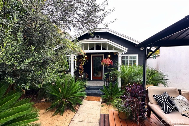 Property photo of 1206 N La Brea AV