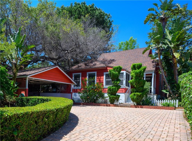 Property photo of 703 Manzanita AV