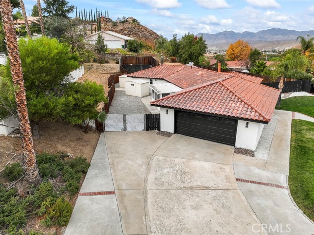 Property photo of 26565 Valle Heights RD