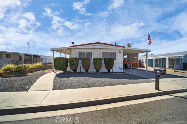 Property photo of 152 N Manzanita CT