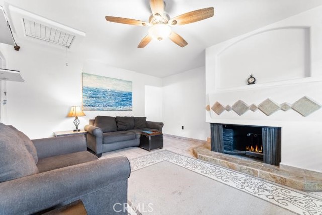 Property photo of 1800 E Heim Ave