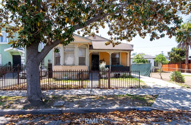 Property photo of 126 E 95th ST