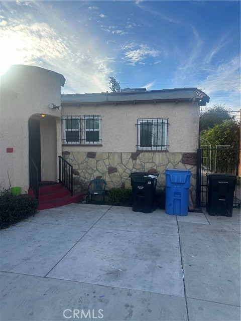Property photo of 8943 S Hobart BL