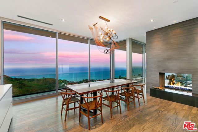 Property photo of 21766 Azurelee DR