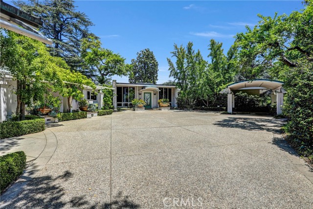 Property photo of 935 Hillcrest PL