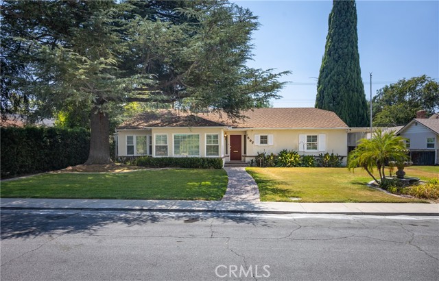 Property photo of 597 E Maywood AV