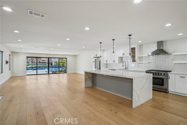 Property photo of 21922 Erie LN