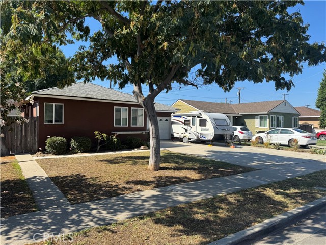 Property photo of 1616 E Briarvale AV