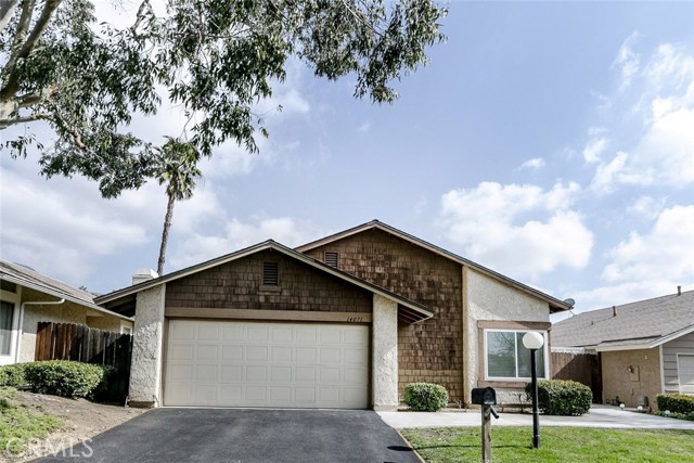 Property photo of 14071 Fenton LN