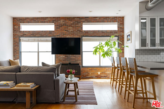 Property photo of 612 Flower AV
