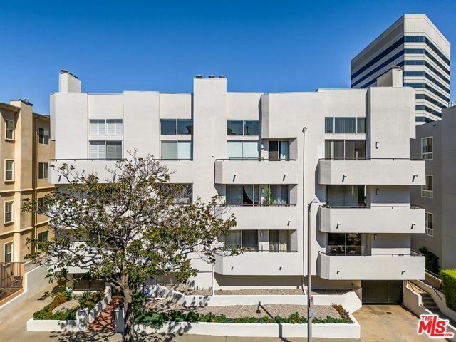 Property photo of 1164 Wellesley AV