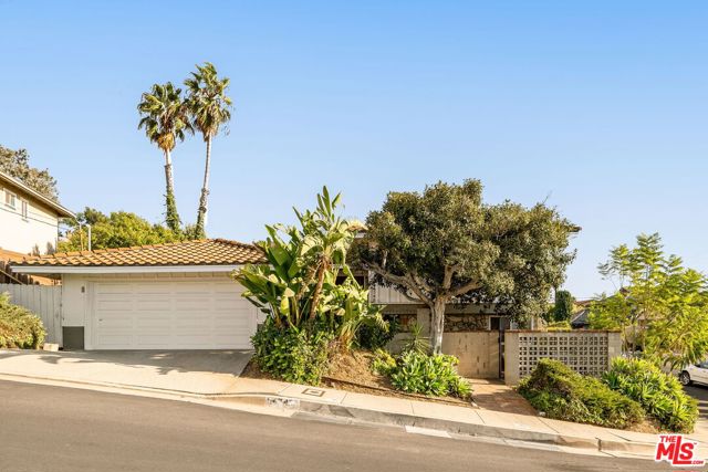 Property photo of 4748 Round Top DR