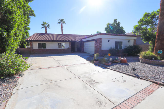 Property photo of 64853 Oakmount BL