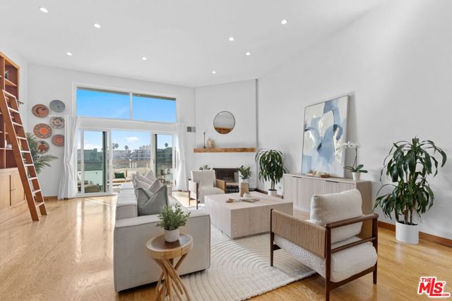 Property photo of 3950 Via Dolce