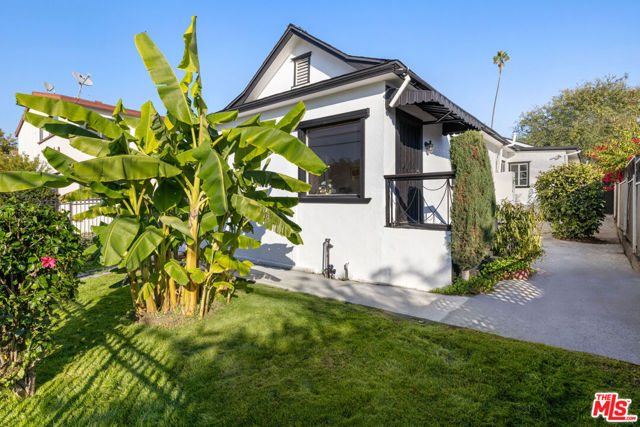 Property photo of 1222 N Virgil AV