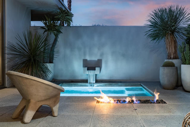 Property photo of 170 Desert Lakes DR