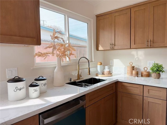 Property photo of 1042 Vineland