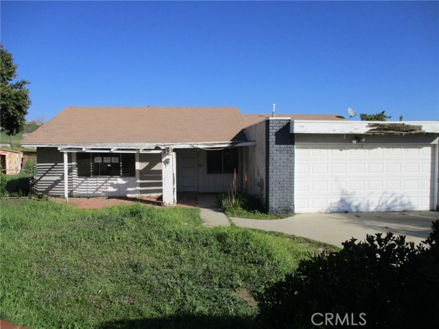 Property photo of 560 W 10th ST