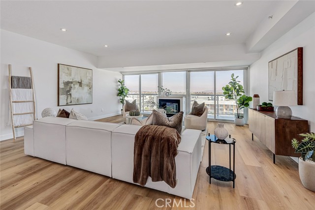 Property photo of 13600 Marina Pointe DR