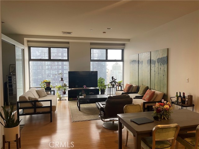 Property photo of 801 S Grand AV