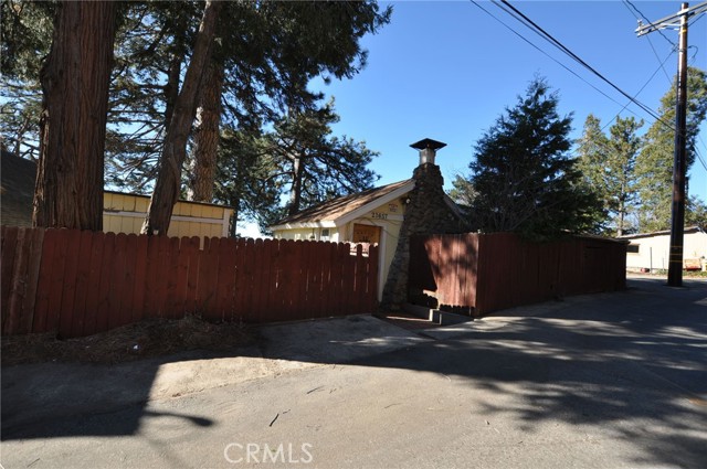 Property photo of 21657 Vista RD