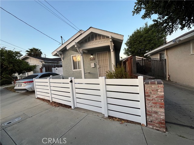 Property photo of 826 E Sunrise BL